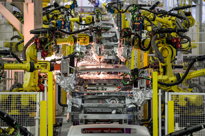 諾大的工廠只有機器人，怕了嗎？