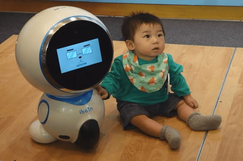 幼兒陪伴機器人 ibotn